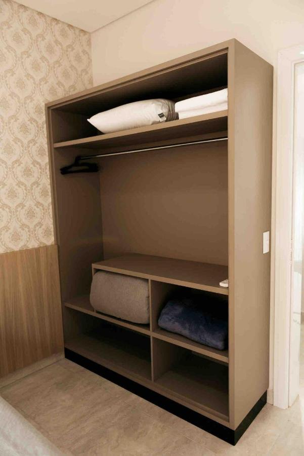 Apartment Em